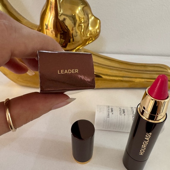 Hourglass Girl Lip Stylo - COLOR LEADER - Picture 6 of 6